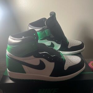 Air Jordan one Lucky green